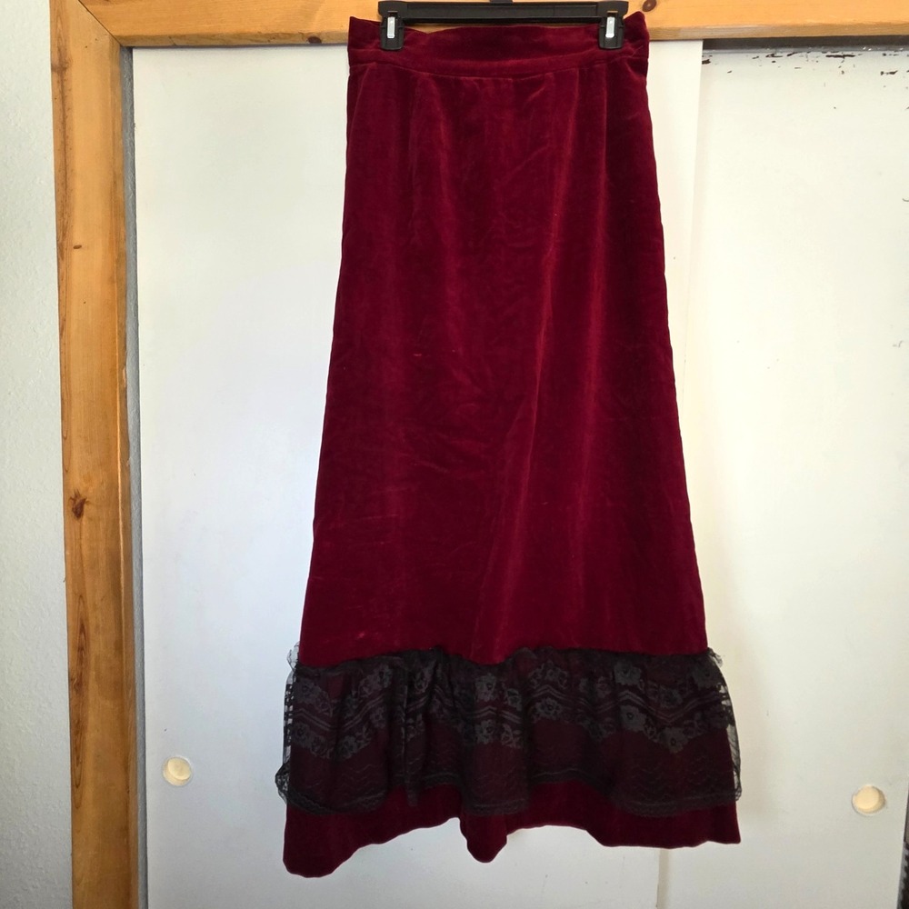 Marianne Women's Velvet Whimsigoth Skirt Size 13 Lace Maroon Vampire Witchy Goth